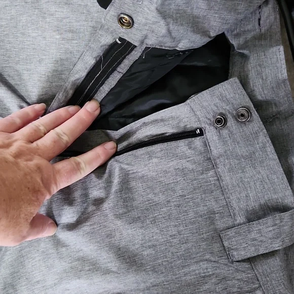 Mountain Ridge snow pants - Picture 4 of 7